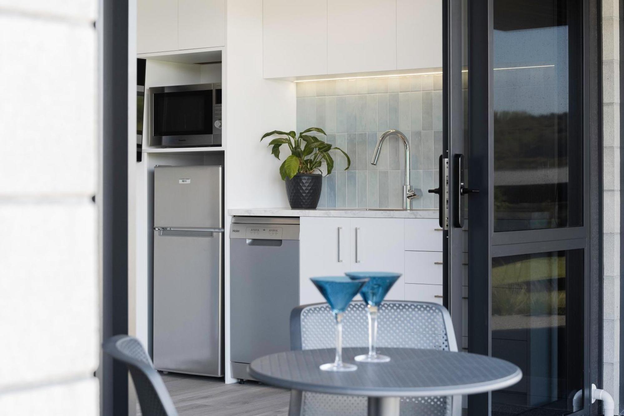 Pukehina Estuary Sunset Views Townhouse & Studio Eksteriør bilde